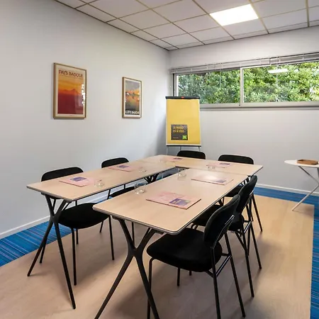 Ibis Styles Готель