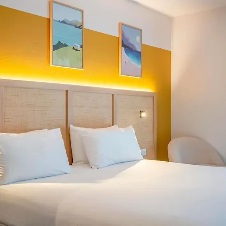 Ibis Styles 3* Биарриц