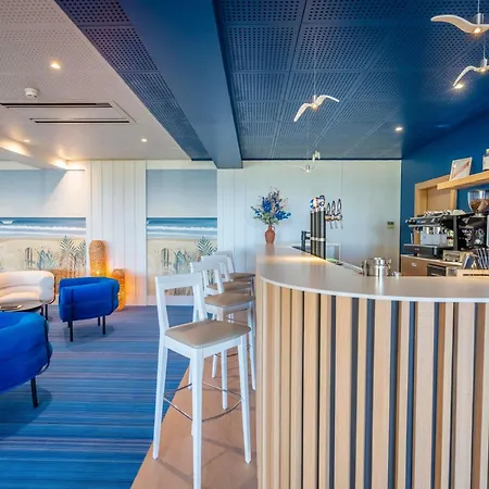 Ibis Styles Отель Биарриц